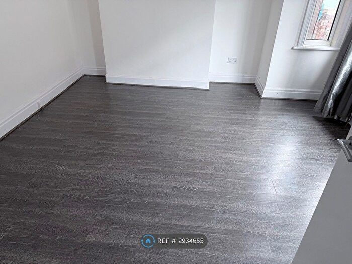 3 Bedroom Terraced House To Rent In Milan St, Leeds, LS8