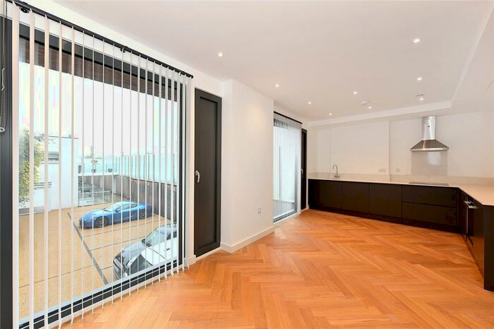 2 Bedroom Apartment To Rent In The Courtyard, Gloucester Avenue, London, NW1