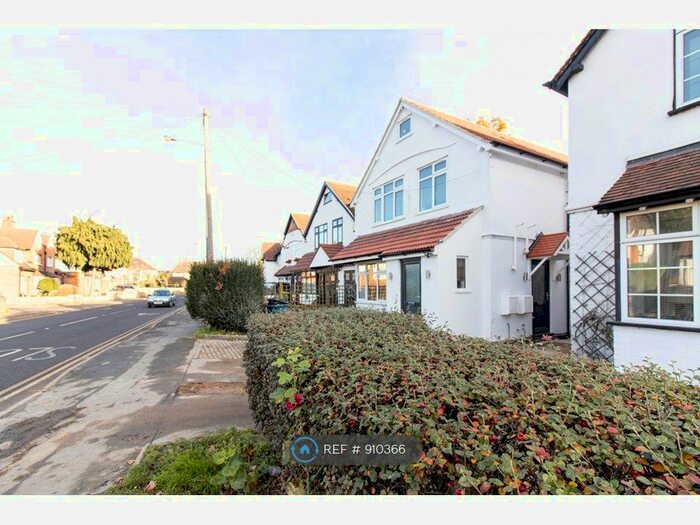 3 Bedroom Maisonette To Rent In Eastcote Road, Pinner, HA5