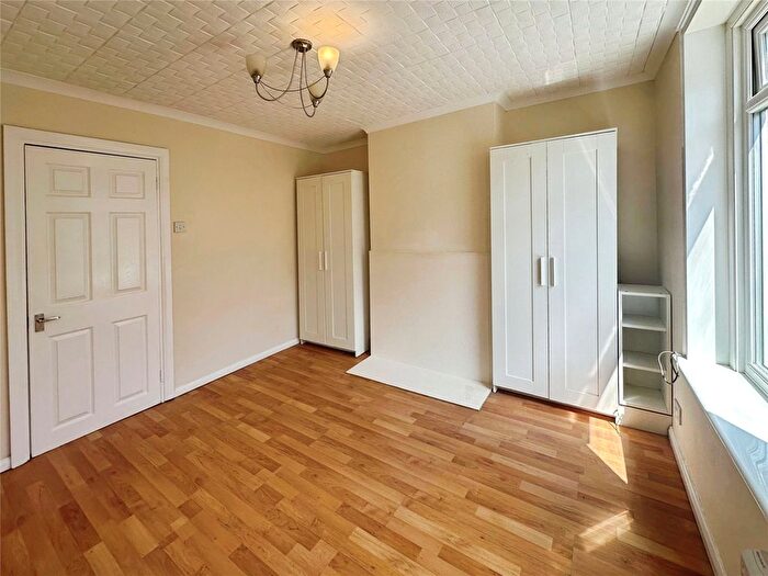 1 Bedroom Flat To Rent In Thornhill Place, Maidstone, Kent, ME14