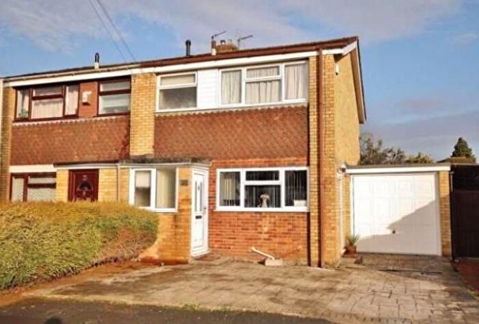 3 Bedroom Semi-detached House For Sale In Abbey Road, Witney, OX28