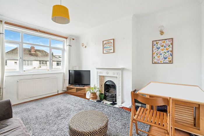 2 Bedroom Flat To Rent In Windsor Close, Northwood Hills, HA6