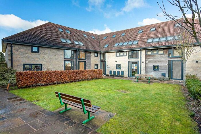 2 Bedroom Apartment To Rent In High Street, Marshfield, SN14