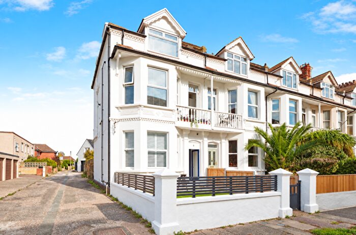 2 Bedroom Flat For Sale In Alfred Road, Birchington, CT7