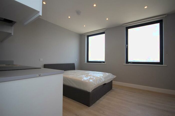 House To Rent In Neasden Lane, Neasden, NW10