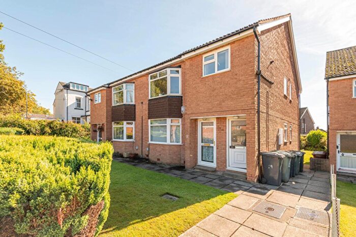 2 Bedroom Flat To Rent In Garth Drive, Moortown, Leeds, LS17