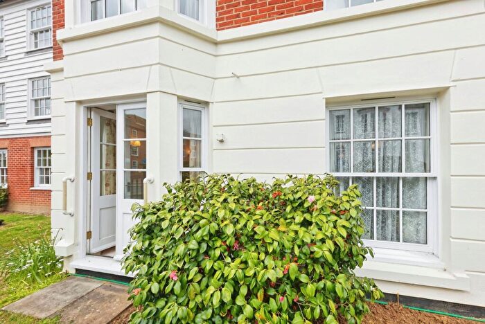 1 Bedroom Apartment For Sale In Barton Mill Court, Canterbury, CT2