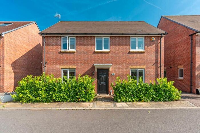 4 Bedroom Detached House For Sale In Wright Close, Bushey, WD23