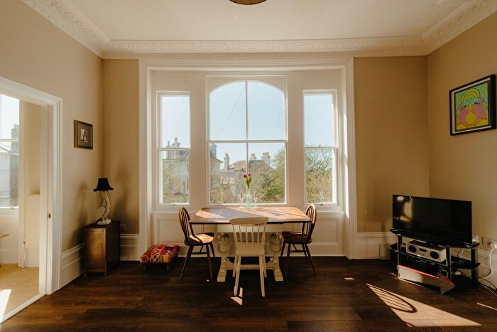 2 Bedroom Flat For Sale In The Mount, St. Leonards-On-Sea, TN38