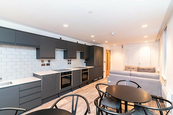 3 Bedroom Flat To Rent In Howard Street, Nottingham, Nottinghamshire, NG1