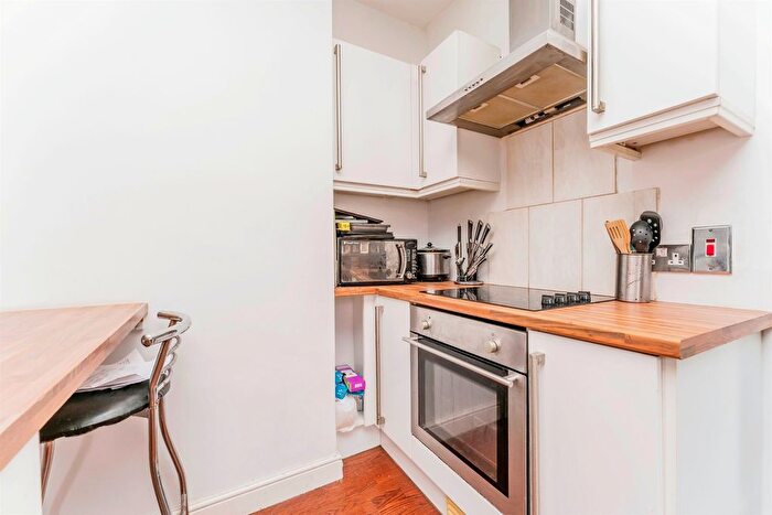 2 Bedroom End Terrace House For Sale In Oakley Street, Kettering, NN16