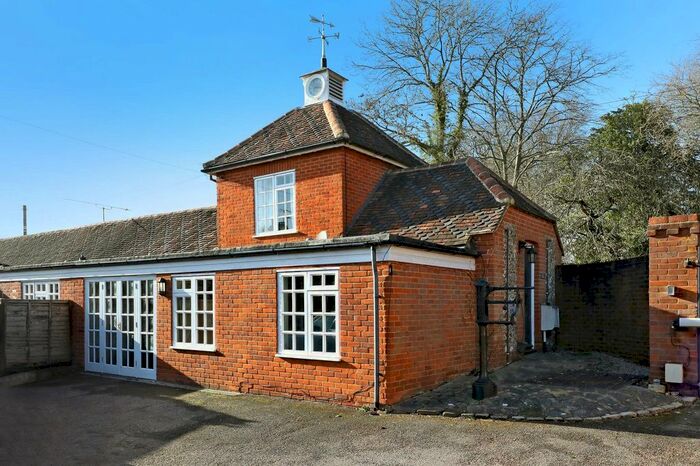 2 Bedroom Country House To Rent In Hammersley Lane, Penn, Buckinghamshire, HP10