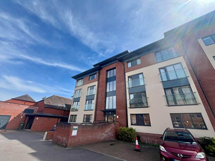 2 Bedroom Flat To Rent In Hillview Place, Newbury, RG14