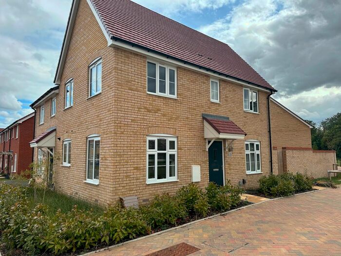 3 Bedroom Semi-Detached House To Rent In Vale View Road, Sproughton, Ipswich, IP8
