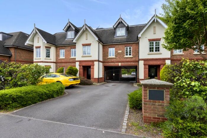 2 Bedroom Flat To Rent In Fernbank Road, Ascot, SL5