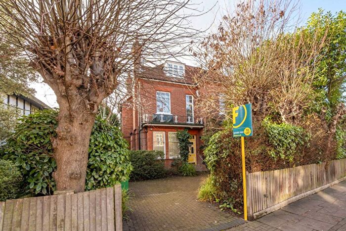 1 Bedroom Flat To Rent In Keswick Road, East Putney, London, SW15