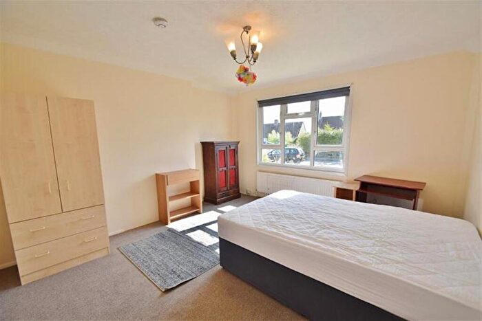 4 Bedroom Semi-Detached House To Rent In Stanmore, SO22