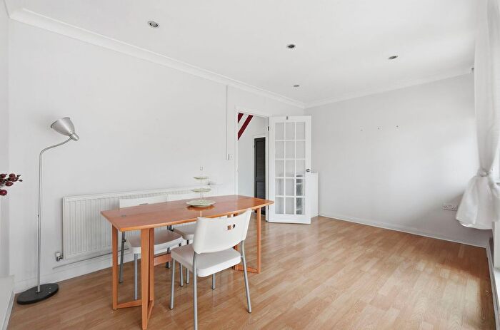 3 Bedroom Flat For Sale In Morant Street, London, E14