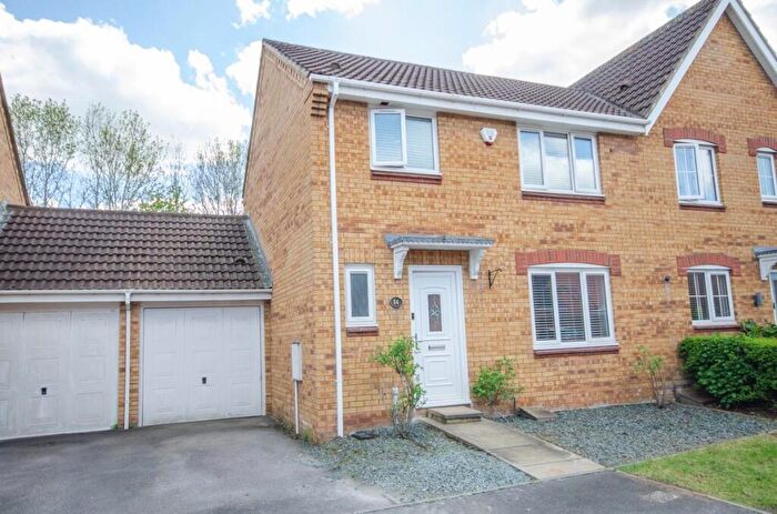 3 Bedroom Semi Detached House For Sale In Elizabeth Way, Mangotsfield, Bristol, BS16