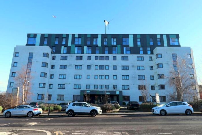 2 Bedroom Flat To Rent In Greenhouse, Beeston Road, Leeds, LS11