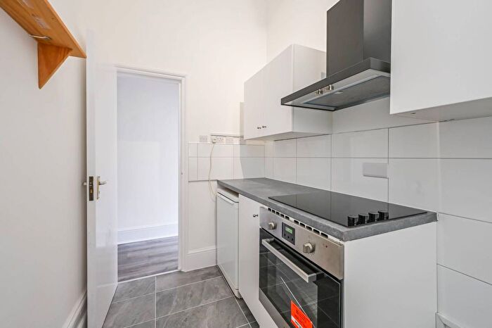 1 Bedroom Flat To Rent In Muswell Avenue, Muswell Hill, London, N10