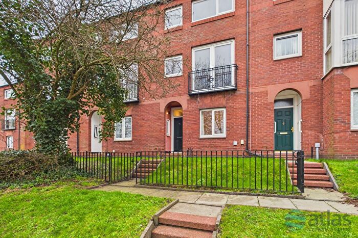 3 Bedroom Town House To Rent In Alfred Mews, City Centre, L1