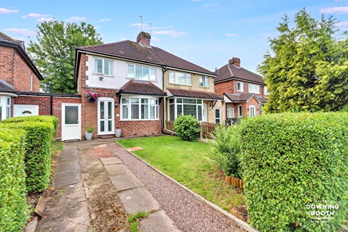3 Bedroom Semi Detached House For Sale In Redhouse Lane, Aldridge, Walsall, WS9