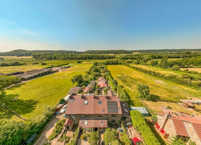 3 Bedroom Terraced House For Sale In Nortons Wood Lane, Clevedon, BS21