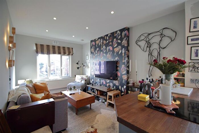 1 Bedroom Flat To Rent In Brixton Hill, London, SW2