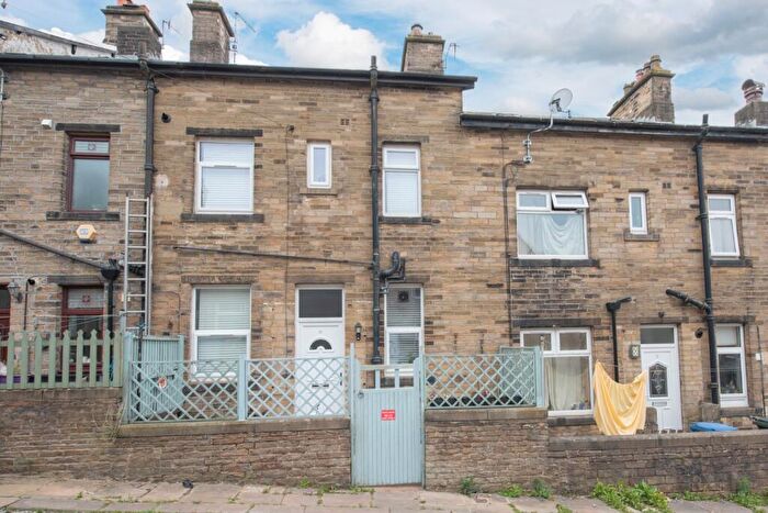 2 Bedroom Terraced House For Sale In Croft Street, Glusburn, BD20