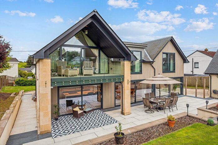 4 Bedroom Detached House For Sale In Golf Course Road, Balmore, East Dunbartonshire, G64