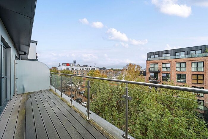 3 Bedroom Flat To Rent In Lawrence Road, London, N15