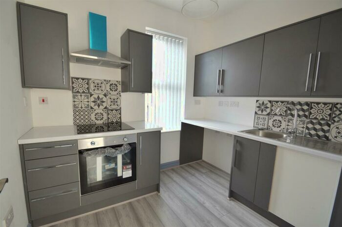 1 Bedroom Apartment To Rent In Cross Street, Sale, M33