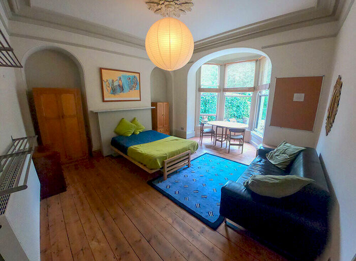 6 Bedroom House To Rent In Ridge Mount, Leeds, LS6