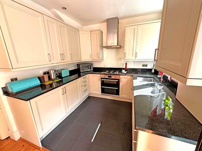 3 Bedroom Terraced House For Sale In Stanmer Villas, BN1