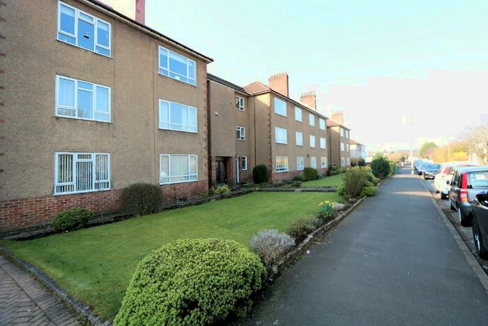 2 Bedroom Flat To Rent In Meldrum Gardens, Glasgow, G41