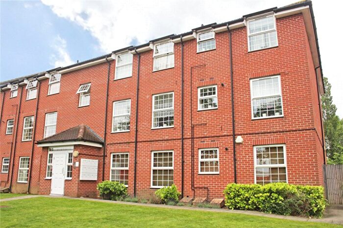 2 Bedroom Flat To Rent In Bridge Court, Welwyn Garden City, AL7