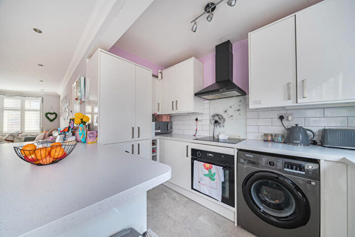 3 Bedroom Terraced House For Sale In Collindale Avenue, Erith, DA8