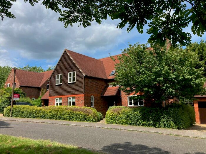 4 Bedroom House To Rent In Dudley Hill, MK5