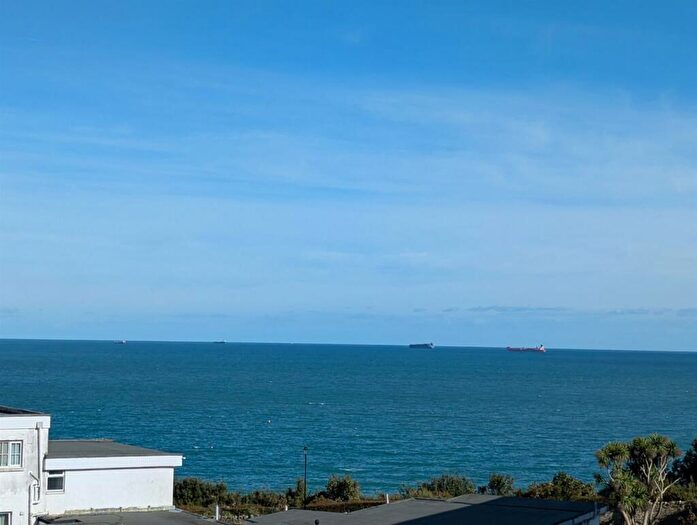 2 Bedroom Flat For Sale In East Mount Road, Shanklin, PO37