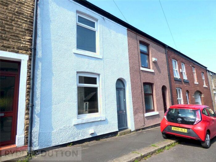 2 Bedroom Terraced House To Rent In Hadfield Street, Glossop, Derbyshire, SK13