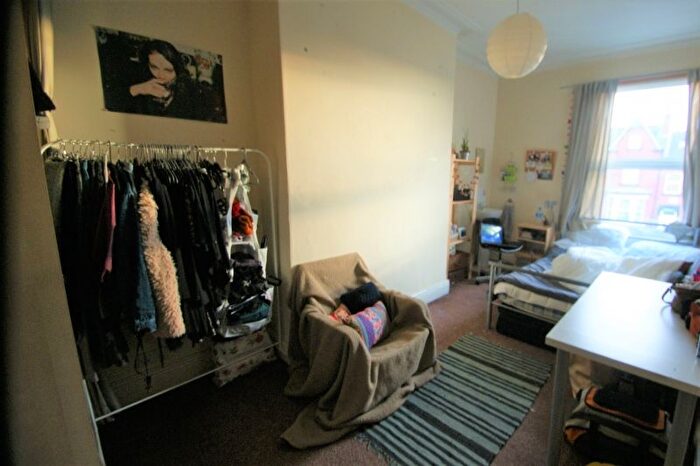 8 Bedroom Terraced House To Rent In Kelso Road, Hyde Park, Leeds, LS2