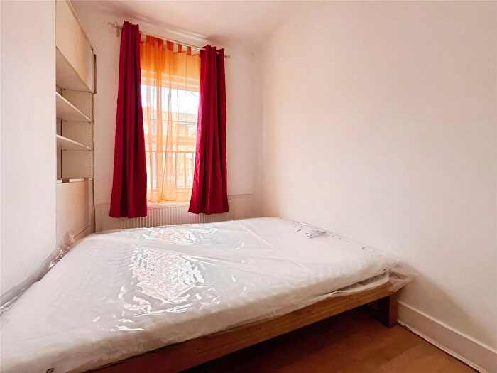 1 Bedroom Flat To Rent In Brackenbury Road, London, W6