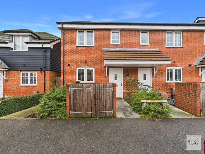 2 Bedroom End Terrace House For Sale In Cyril Way, Chichester, PO19