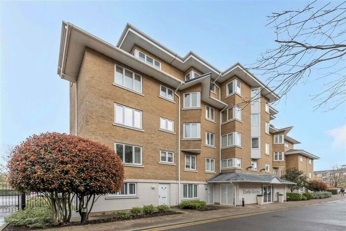 2 Bedroom Flat To Rent In Strand Drive, Kew, Richmond, TW9