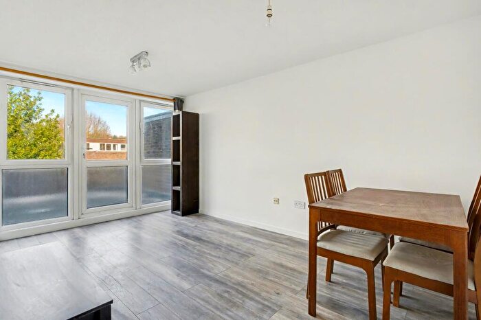 1 Bedroom Apartment To Rent In Turpin Way, London, N19