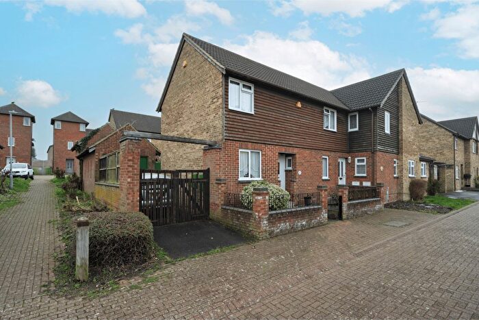 3 Bedroom Semi Detached House For Sale In Rosecroft Close, Langdon Hills, SS16