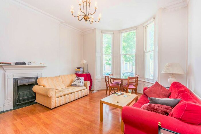 2 Bedroom Flat To Rent In Belgrave Gardens, St John's Wood, London, NW8