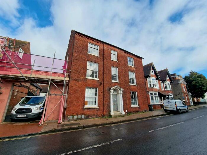 1 Bedroom House To Rent In East Street, Havant, PO9