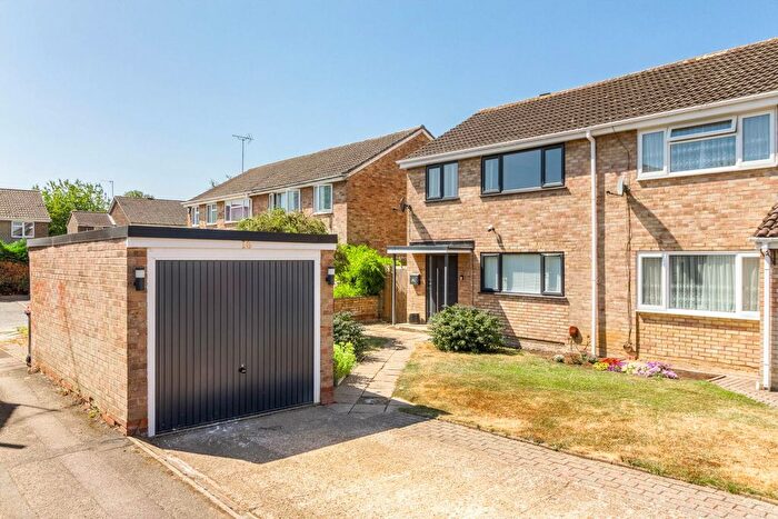 3 Bedroom Semi-Detached House For Sale In Ribble Close, Newport Pagnell, MK16
